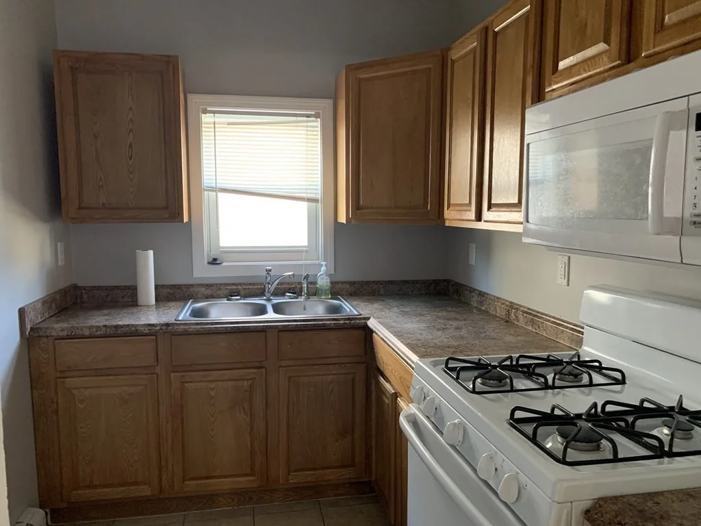 3 bed, 1 bath apartment for rent at 661 Maple St Unit 1, Fall River — photo 8 of 11