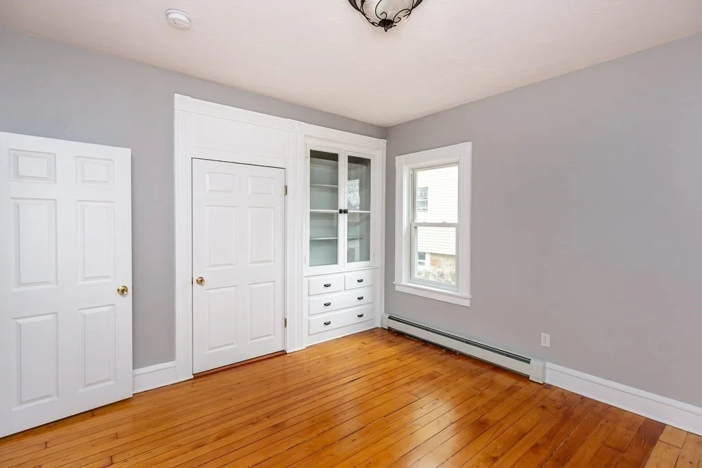 3 bed, 1 bath apartment for rent at 661 Maple St Unit 1, Fall River — photo 2 of 11
