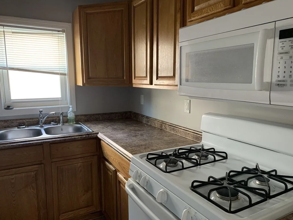 3 bed, 1 bath apartment for rent at 661 Maple St Unit 1, Fall River — photo 7 of 11