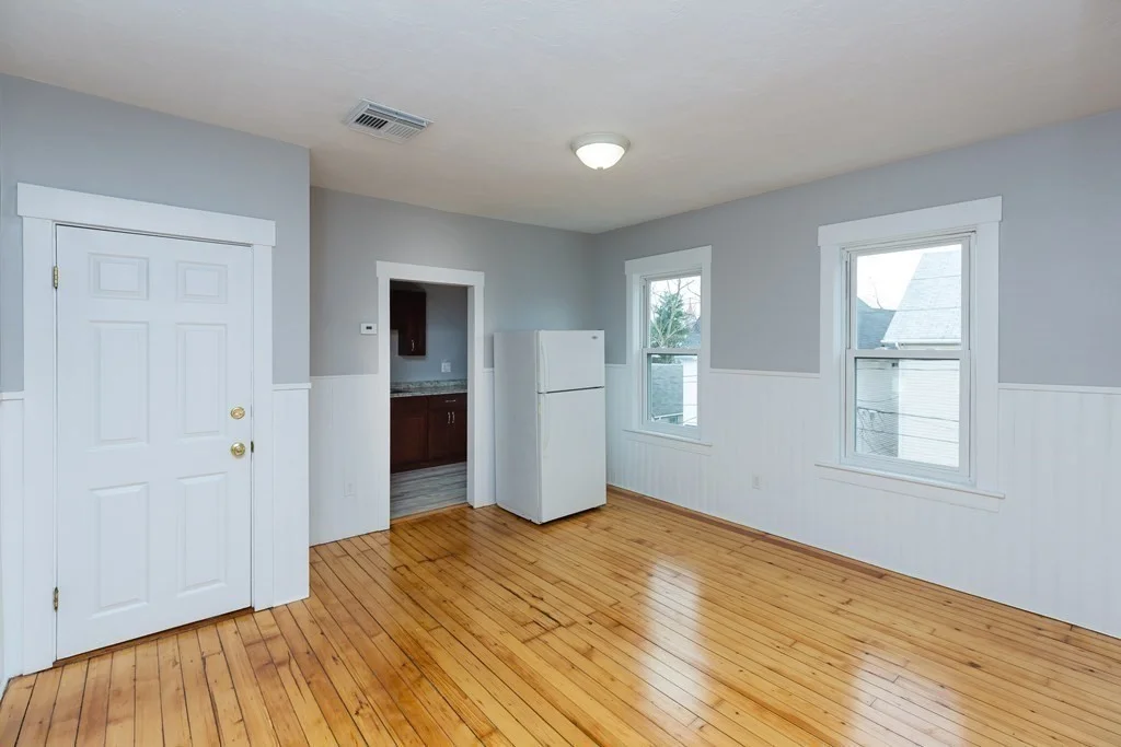 3 bed, 1 bath apartment for rent at 661 Maple St Unit 2, Fall River — photo 6 of 20