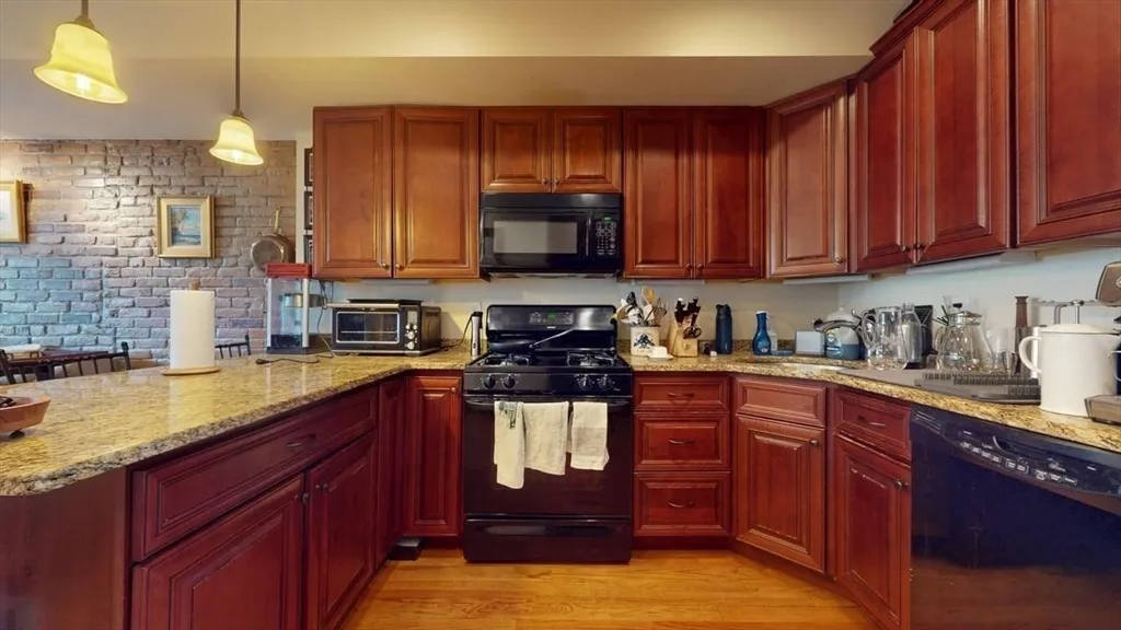 2 bed, 1 bath apartment for rent at 661 Tremont St Unit 3, South End — photo 4 of 10