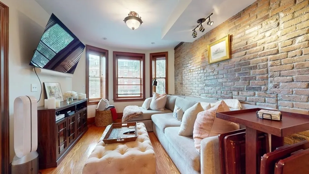 2 bed, 1 bath apartment for rent at 661 Tremont St Unit 3, South End