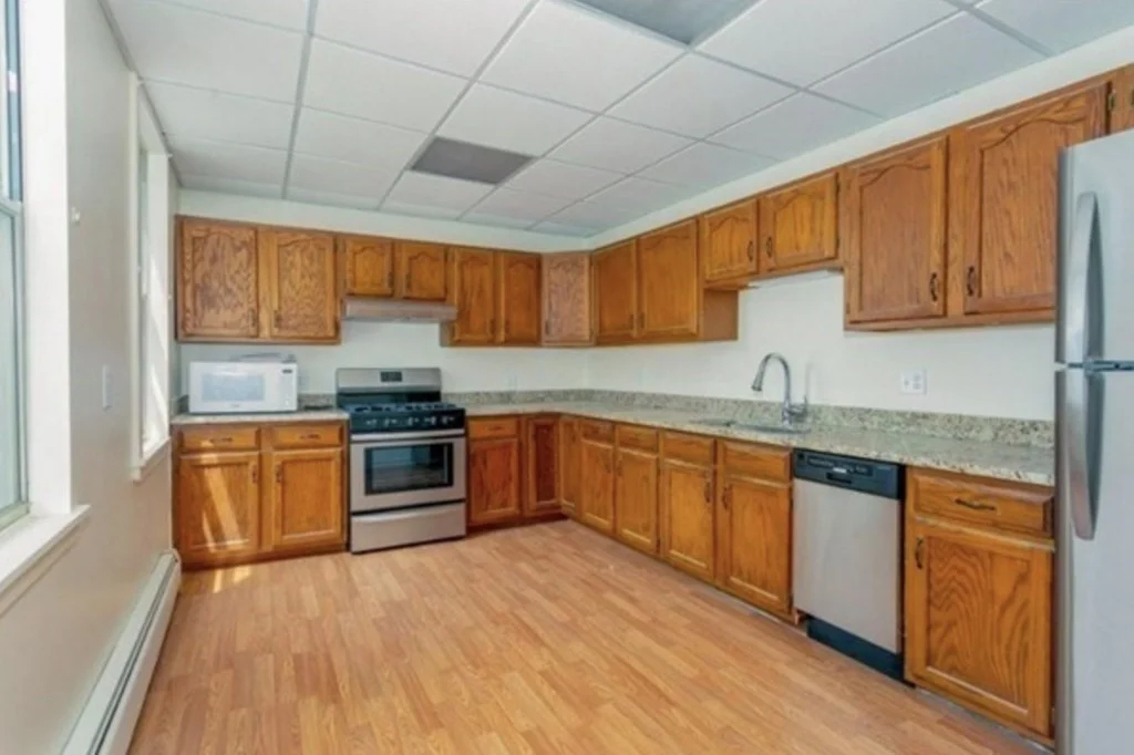 1 bed, 1 bath apartment for rent at 662 E 5th St Unit 1, South Boston