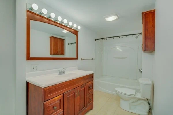 2 bed, 1 bath apartment for rent at 662 E 5th St Unit 2, South Boston — photo 9 of 10