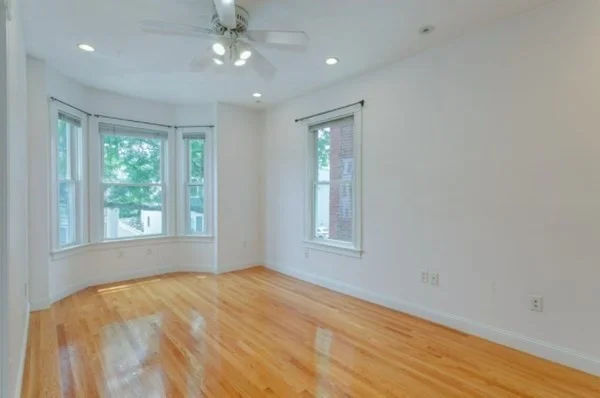 2 bed, 1 bath apartment for rent at 662 E 5th St Unit 2, South Boston — photo 5 of 10