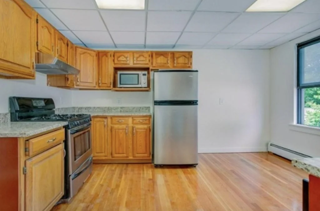 1 bed, 1 bath apartment for rent at 662 E 5th St Unit 3, South Boston