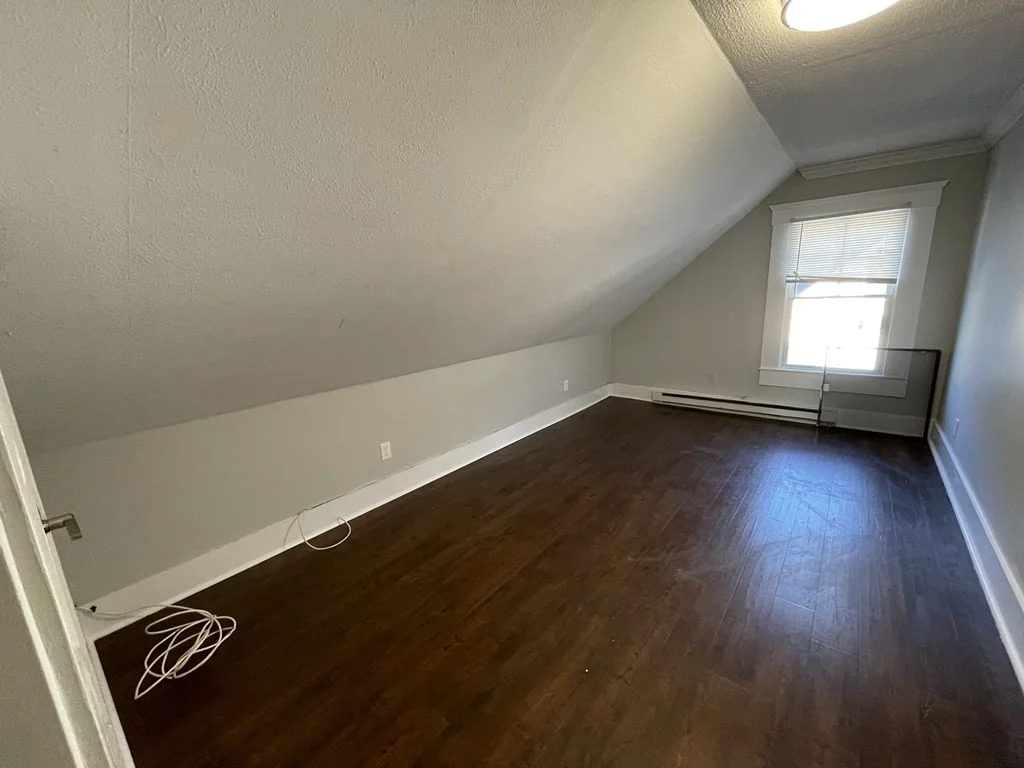 4 bed, 2 bath apartment for rent at 662 Moody St Unit 2, Waltham — photo 9 of 10