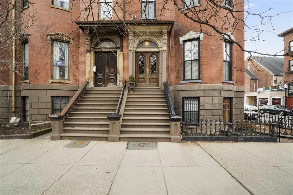 2 bed, 1 bath apartment for rent at 662 Tremont St Unit 5, South End — photo 24 of 27