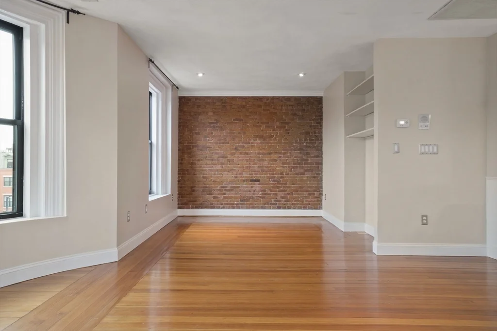 2 bed, 1 bath apartment for rent at 662 Tremont St Unit 5, South End — photo 7 of 27