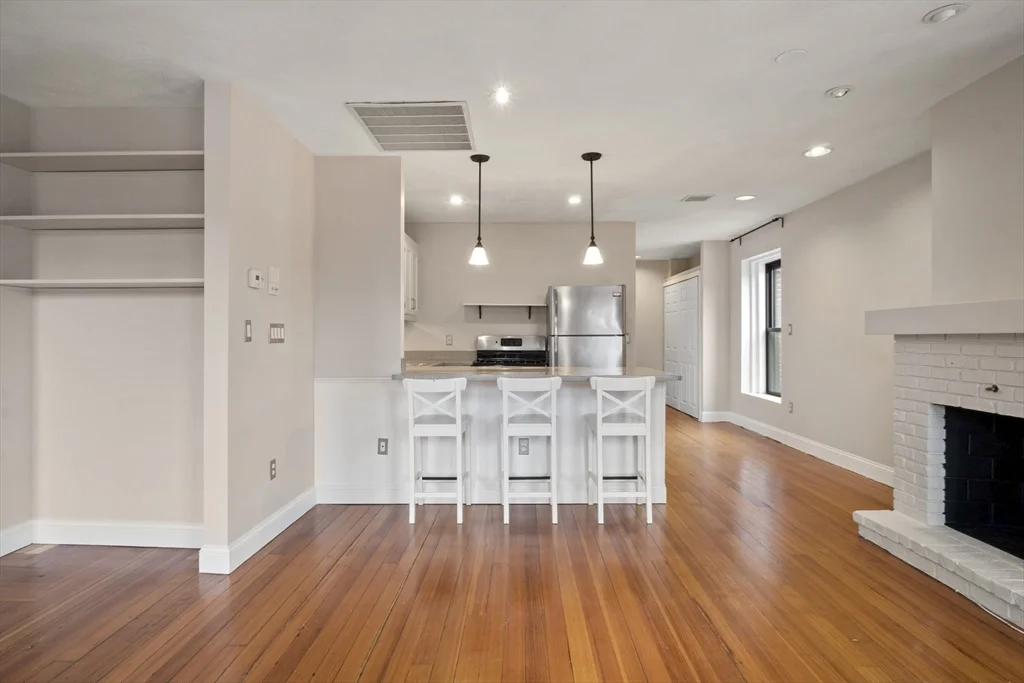 2 bed, 1 bath apartment for rent at 662 Tremont St Unit 5, South End — photo 8 of 27