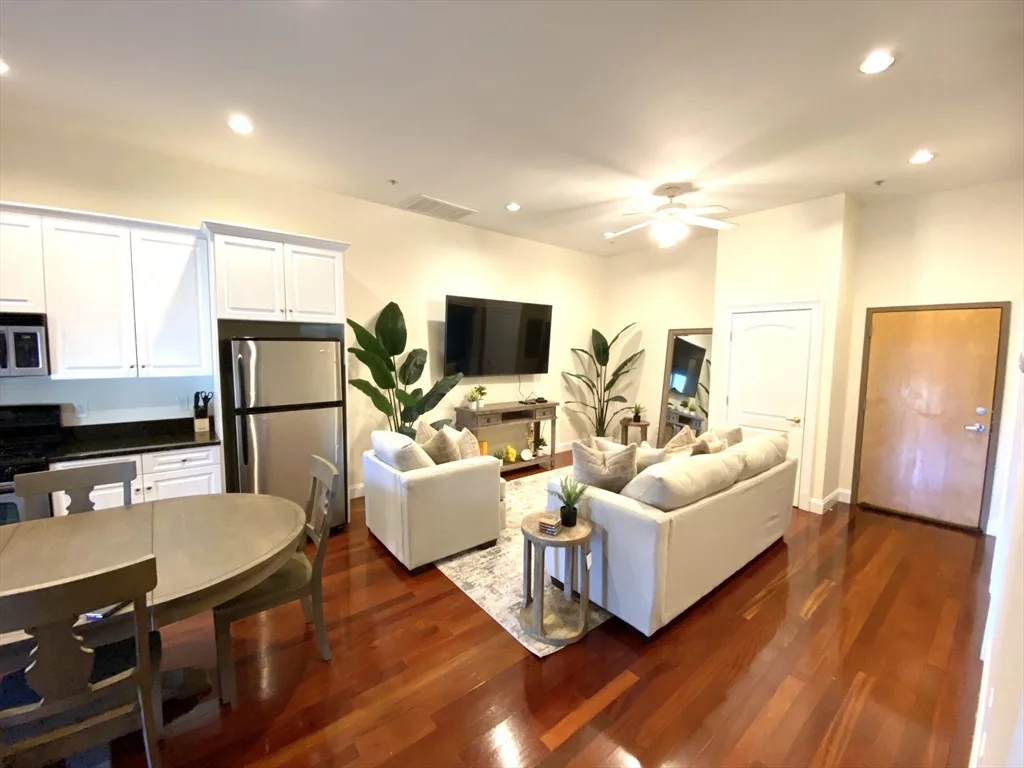 2 bed, 2 bath apartment for rent at 663 Bennington Unit 1, East Boston — photo 3 of 19