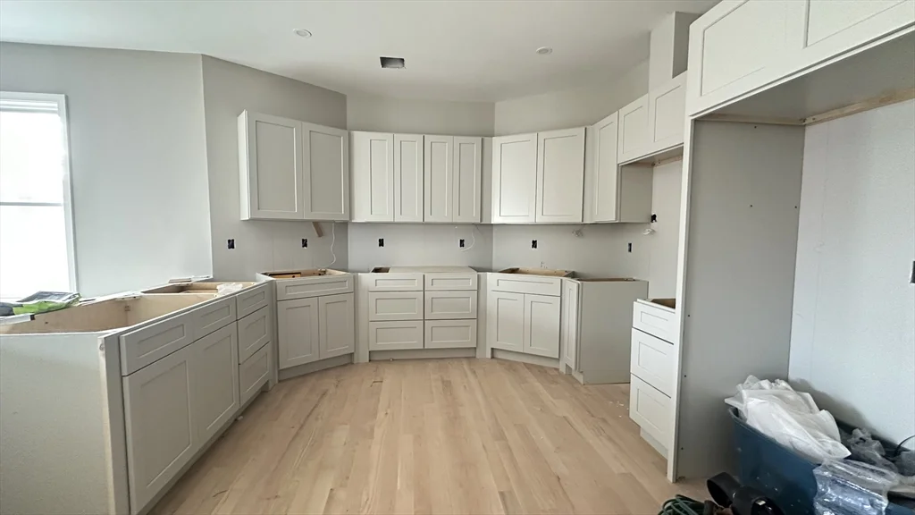 5 bed, 3 bath apartment for rent at 663 Columbia Rd Unit 1, Dorchester — photo 8 of 17