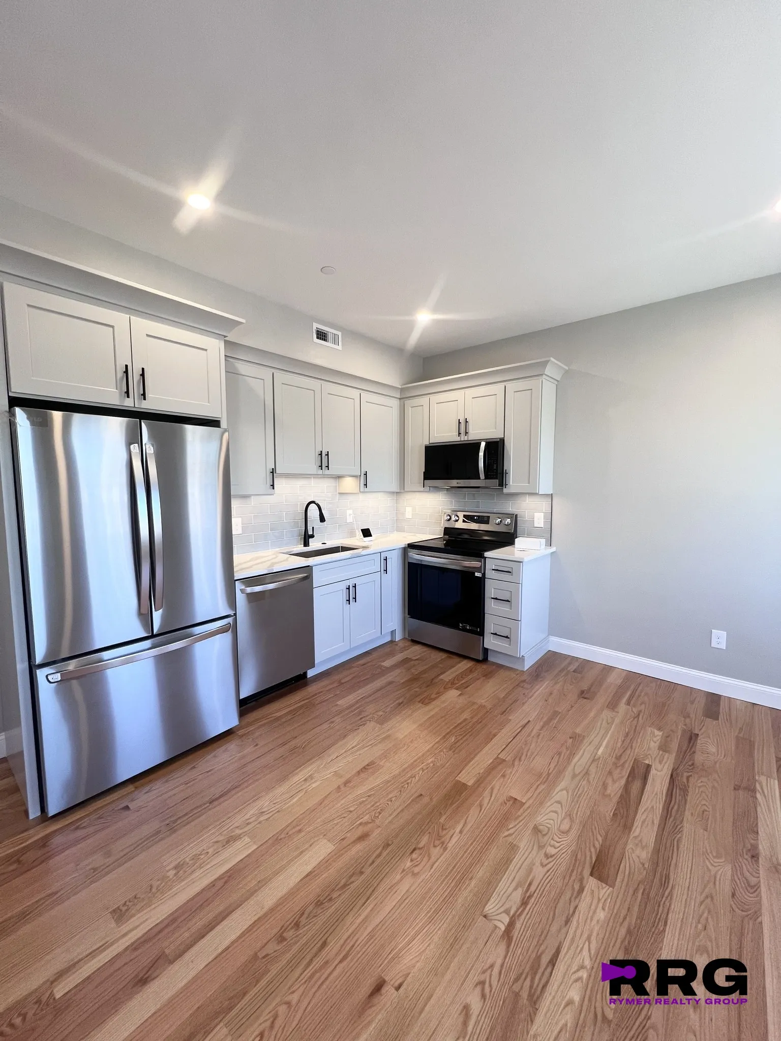 4 bed, 2 bath apartment for rent at 663 Columbia Rd Unit 3, Dorchester — photo 1 of 25