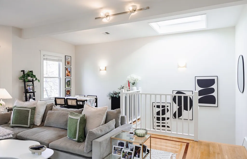 2 bed, 2 bath apartment for rent at 663 E 7th Unit 3, South Boston — photo 3 of 17