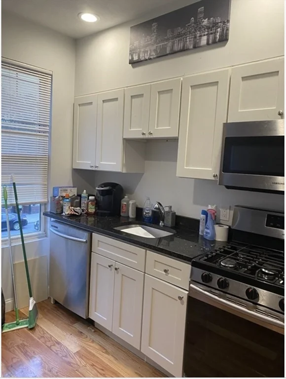 3 bed, 1 bath apartment for rent at 663 East Broadway Unit 2A, South Boston — photo 4 of 13