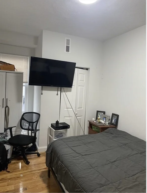 3 bed, 1 bath apartment for rent at 663 East Broadway Unit 2A, South Boston — photo 7 of 13