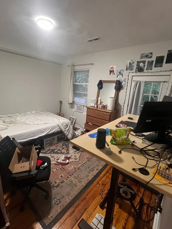 3 bed, 1 bath apartment for rent at 663 East Broadway Unit 2B, South Boston — photo 4 of 8