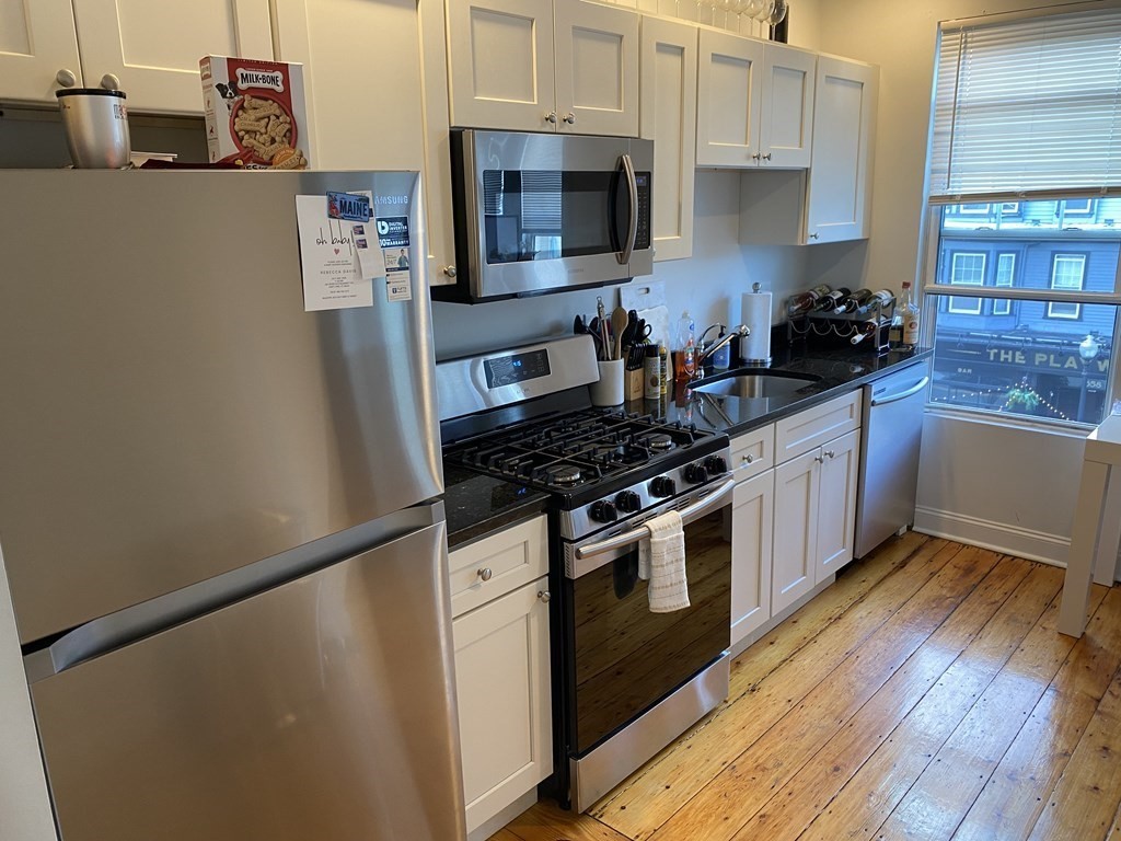 3 bed, 1 bath apartment for rent at 663 East Broadway Unit 3B, South Boston — photo 1 of 14