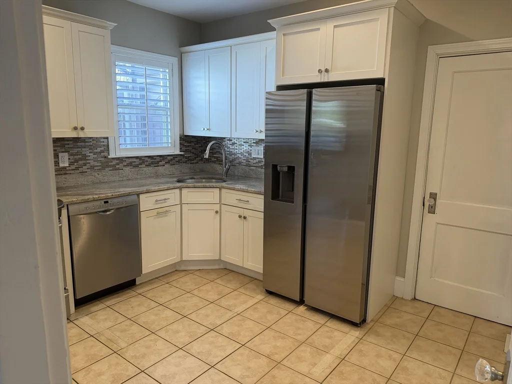 2 bed, 1 bath apartment for rent at 663 Fellsway Unit 1, Wellington — photo 2 of 21