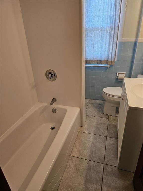 3 bed, 1 bath apartment for rent at 663 Hammond St, Chestnut Hill — photo 7 of 19