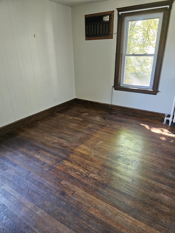 3 bed, 1 bath apartment for rent at 663 Hammond St, Chestnut Hill — photo 8 of 19