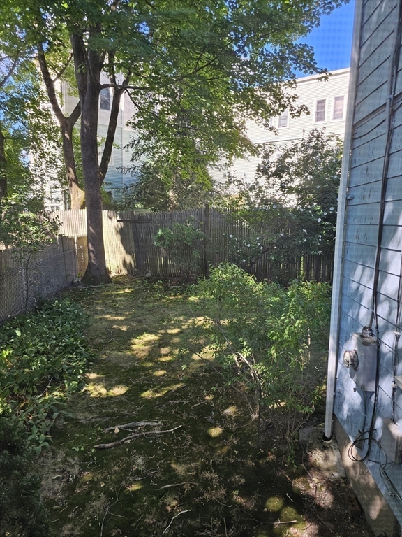 3 bed, 1 bath apartment for rent at 663 Hammond St, Chestnut Hill — photo 4 of 19