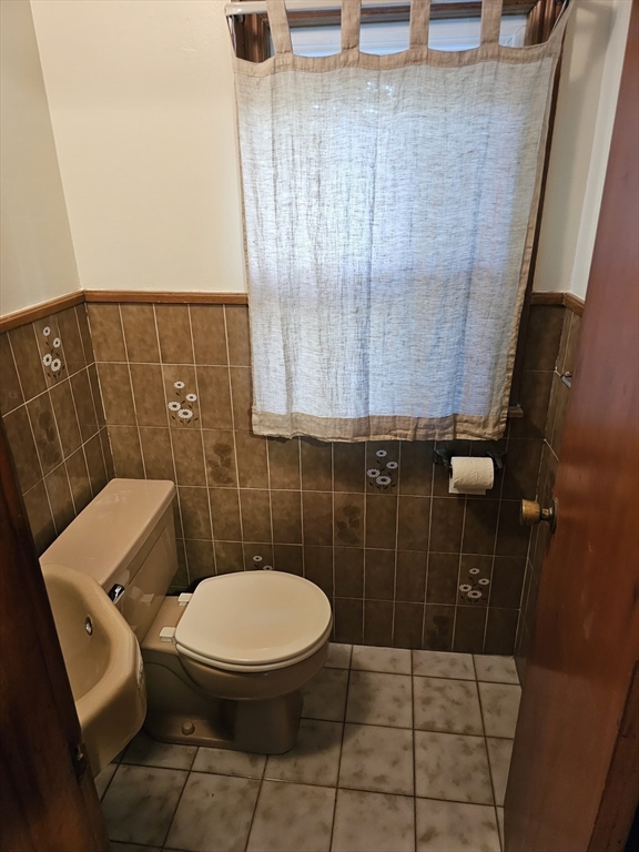 3 bed, 1 bath apartment for rent at 663 Hammond St, Chestnut Hill — photo 12 of 19