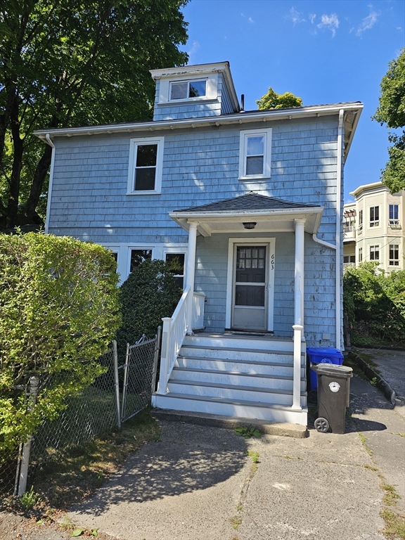 3 bed, 1 bath apartment for rent at 663 Hammond St, Chestnut Hill