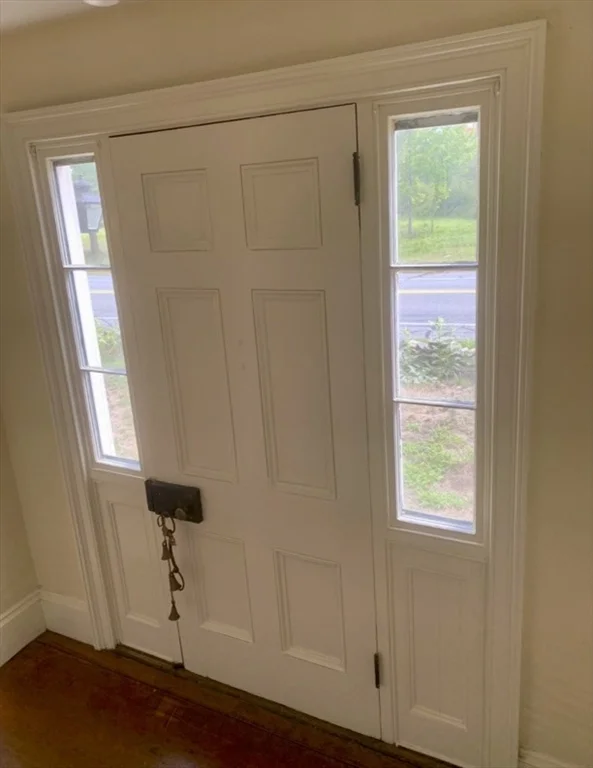 3 bed, 1 bath apartment for rent at 663 Lexington Rd, Concord — photo 3 of 9