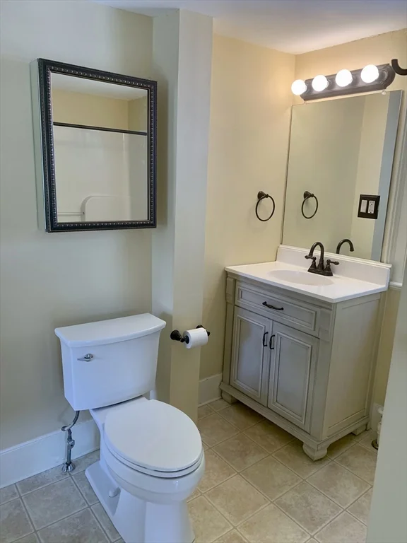 3 bed, 1 bath apartment for rent at 663 Lexington Rd, Concord — photo 8 of 9