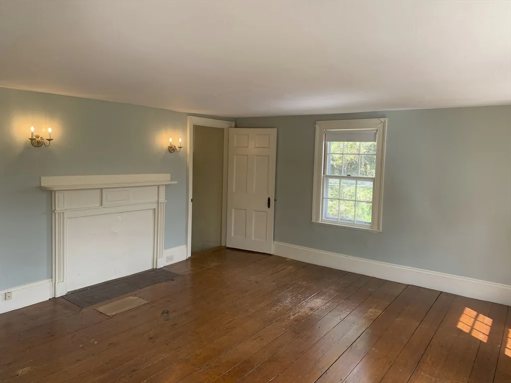 3 bed, 1 bath apartment for rent at 663 Lexington Rd, Concord — photo 7 of 9