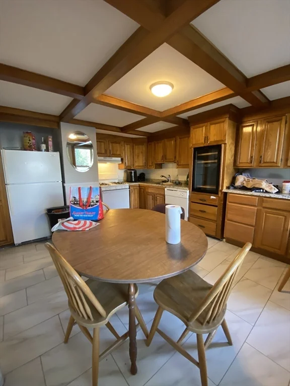 5 bed, 2.5 bath apartment for rent at 663B East 5th St Unit B, South Boston — photo 6 of 23