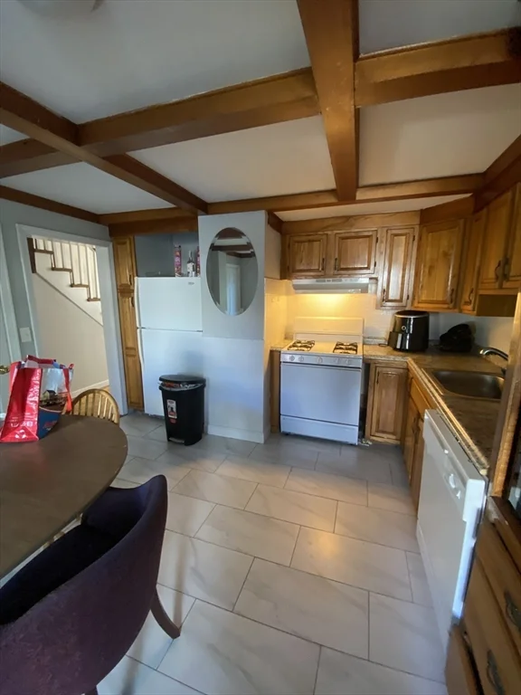 5 bed, 2.5 bath apartment for rent at 663B East 5th St Unit B, South Boston — photo 9 of 23