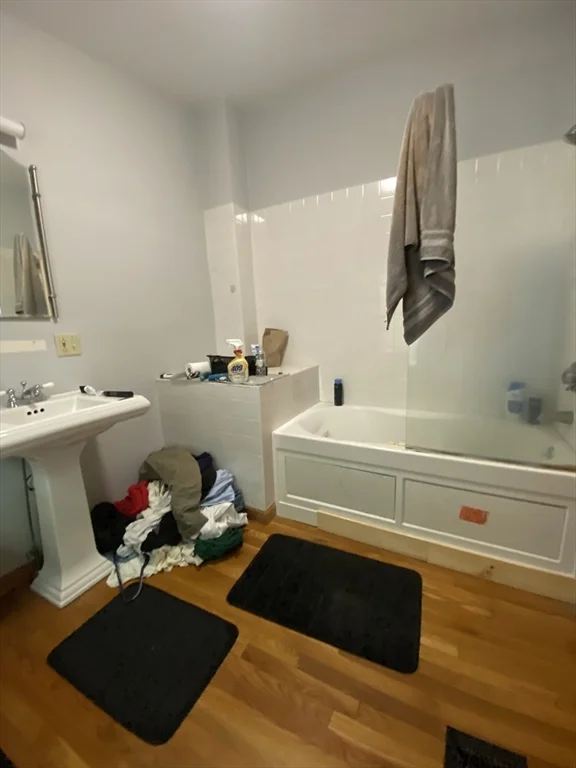 5 bed, 2.5 bath apartment for rent at 663B East 5th St Unit B, South Boston — photo 16 of 23