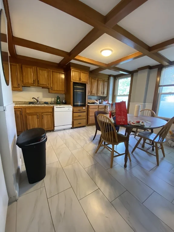 5 bed, 2.5 bath apartment for rent at 663B East 5th St Unit B, South Boston — photo 5 of 23