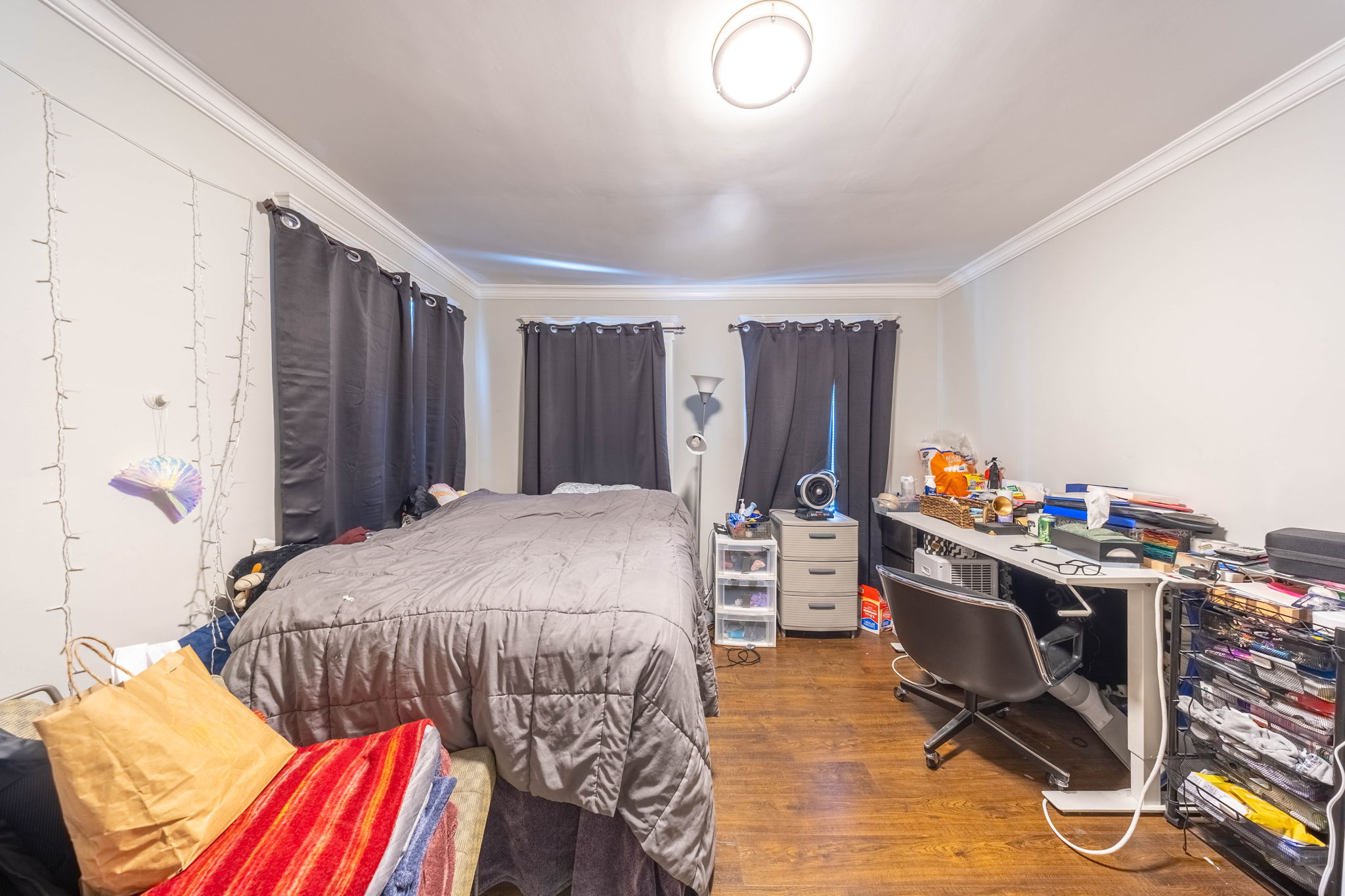 5 bed, 2 bath apartment for rent at 664 Moody St Unit 3, South Side — photo 3 of 21