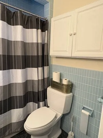 3 bed, 2 bath apartment for rent at 664 Washington St Unit 664, Oak Square — photo 33 of 37