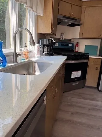 3 bed, 2 bath apartment for rent at 664 Washington St Unit 664, Oak Square — photo 12 of 37