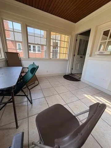 3 bed, 2 bath apartment for rent at 664 Washington St Unit 664, Oak Square — photo 7 of 37