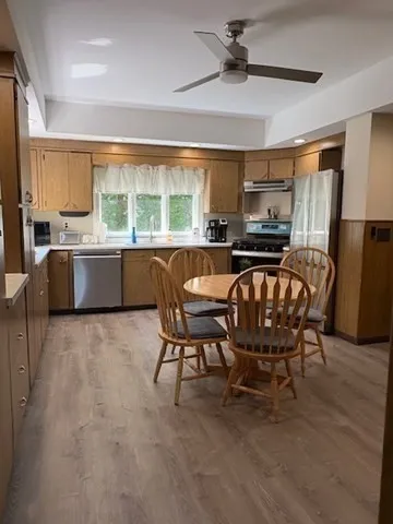 3 bed, 2 bath apartment for rent at 664 Washington St Unit 664, Oak Square — photo 10 of 37