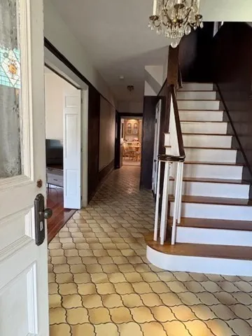 3 bed, 2 bath apartment for rent at 664 Washington St Unit 664, Oak Square — photo 9 of 37