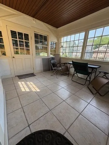 3 bed, 2 bath apartment for rent at 664 Washington St Unit 664, Oak Square — photo 8 of 37