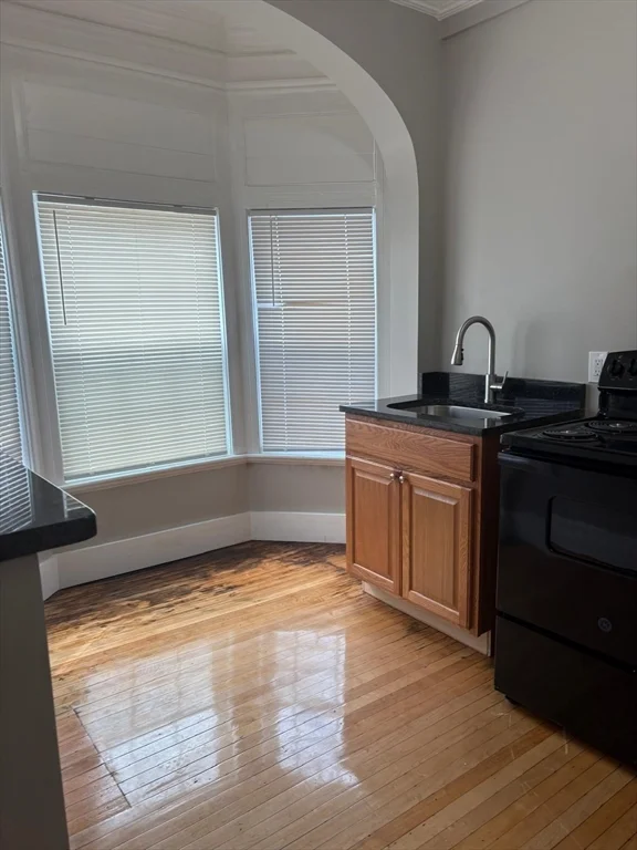 Studio bed, 1 bath apartment for rent at 664 Western Ave Unit 4, Lynn — photo 1 of 10