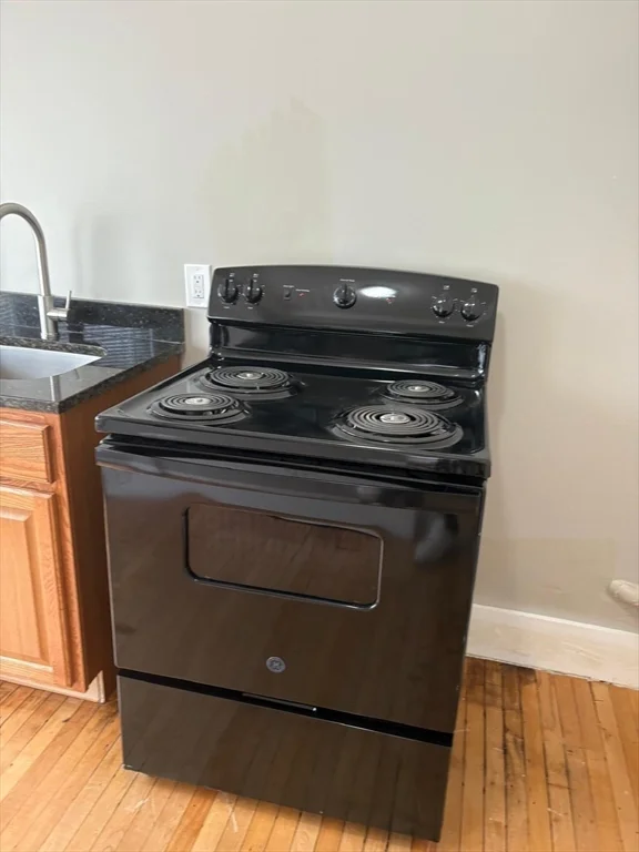 Studio bed, 1 bath apartment for rent at 664 Western Ave Unit 4, Lynn — photo 3 of 10