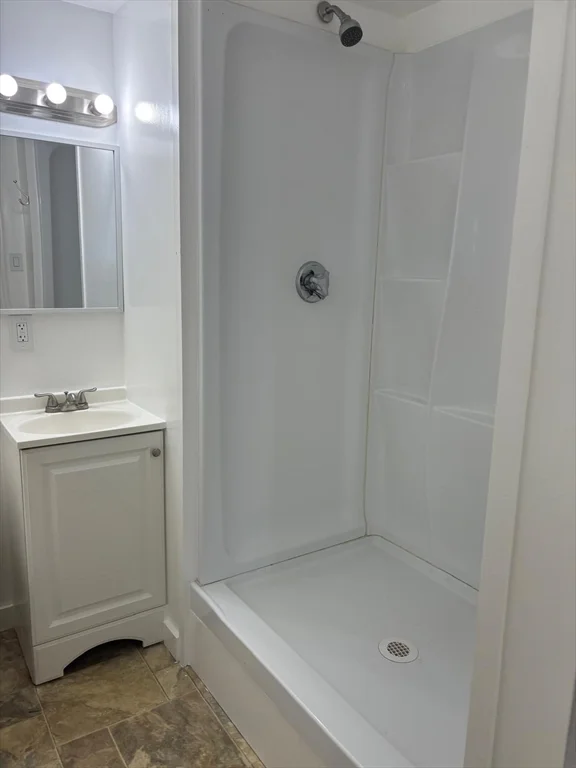 Studio bed, 1 bath apartment for rent at 664 Western Ave Unit 4, Lynn — photo 9 of 10