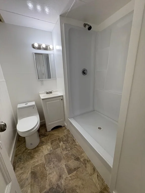 Studio bed, 1 bath apartment for rent at 664 Western Ave Unit 4, Lynn — photo 8 of 10