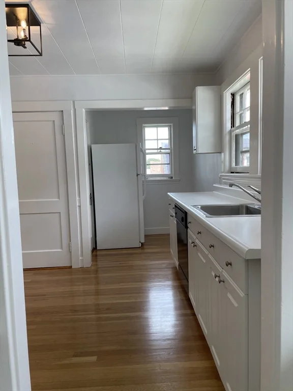 2 bed, 1 bath apartment for rent at 665 Belmont St Unit 2, Belmont — photo 10 of 13
