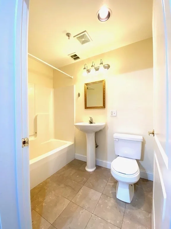 2 bed, 2 bath apartment for rent at 665 Bennington Unit 2, East Boston — photo 17 of 19