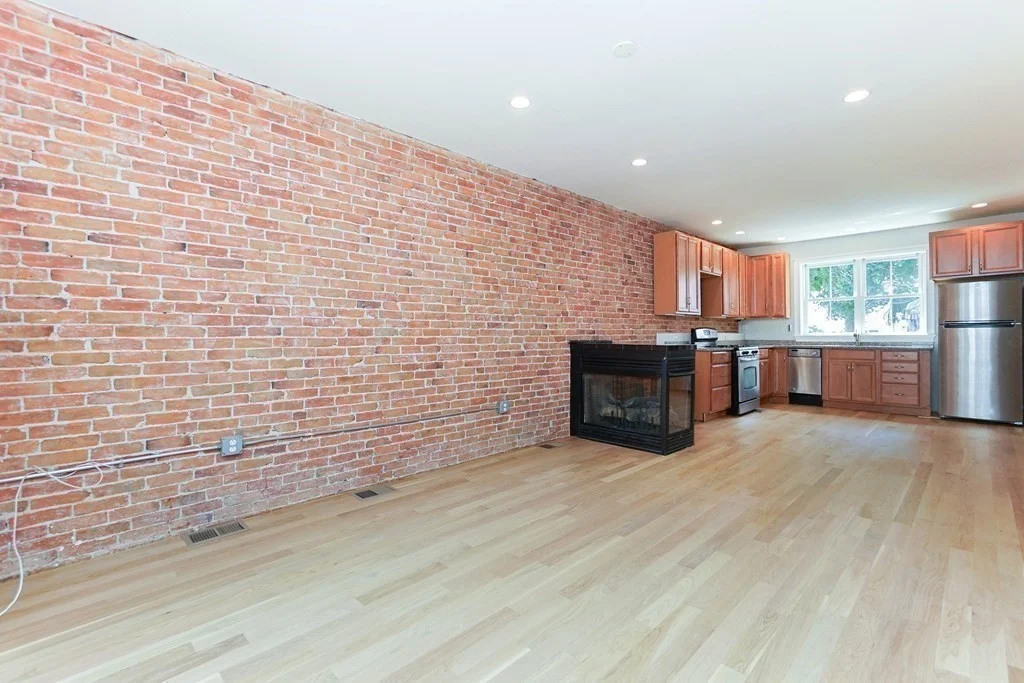 2 bed, 2 bath apartment for rent at 665 E 5th St Unit 1, South Boston — photo 7 of 23