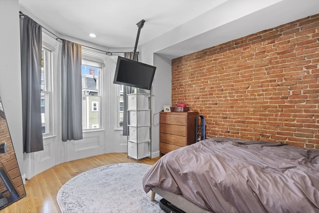 2 bed, 2 bath apartment for rent at 665 E 5th St Unit 2, South Boston — photo 14 of 23